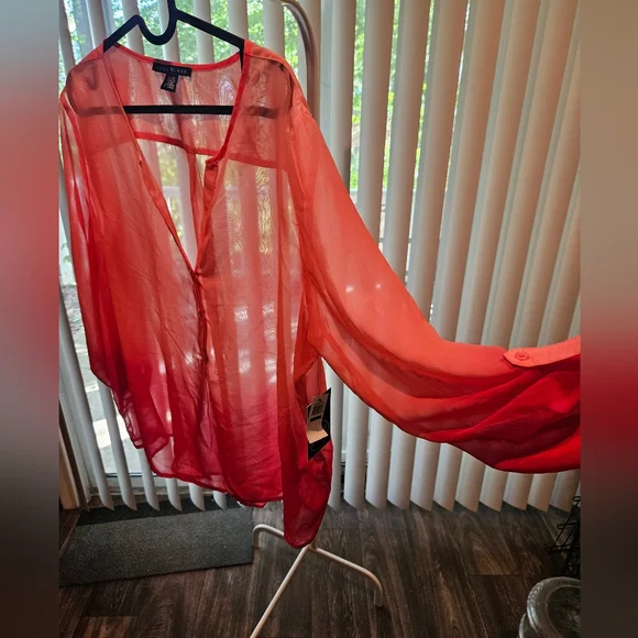 Como Black Sheer Ombre Blouse NWT - Picture 3 of 6